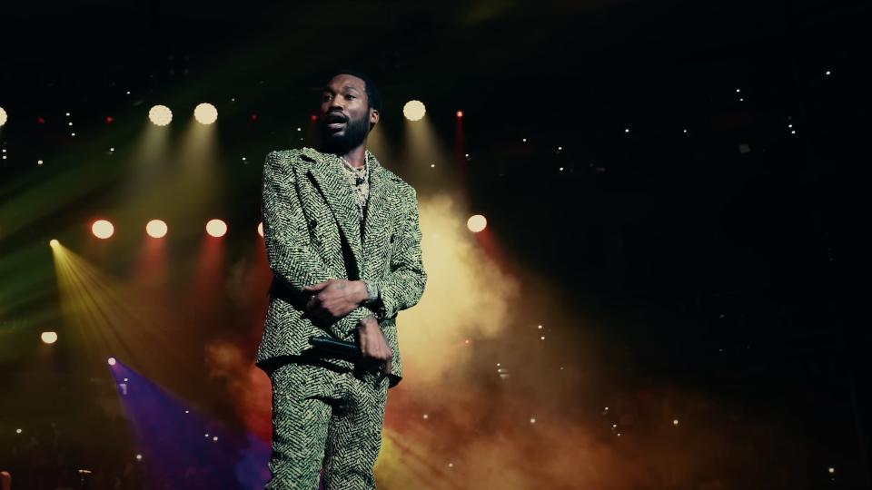 Meek Mill Feat. Fridayy – “Don’t Give Up On Me” (Video)